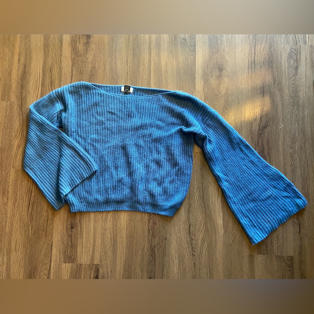 Blue Sweater with Wide Arms